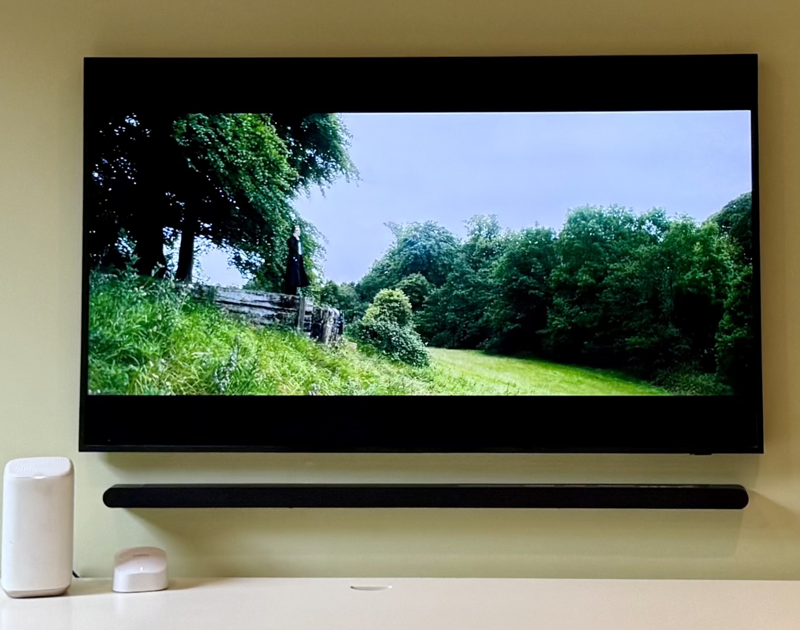 Soundbar and concealment